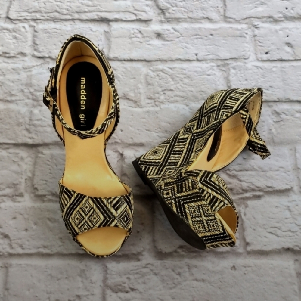 madden girl Platform Wedge Heels Peep-toe size 8